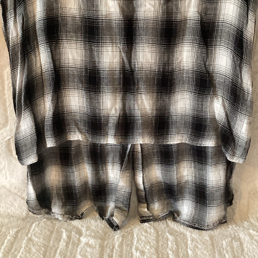 GUC    Miss Me Long Sleeve Top - Picture 2 of 13